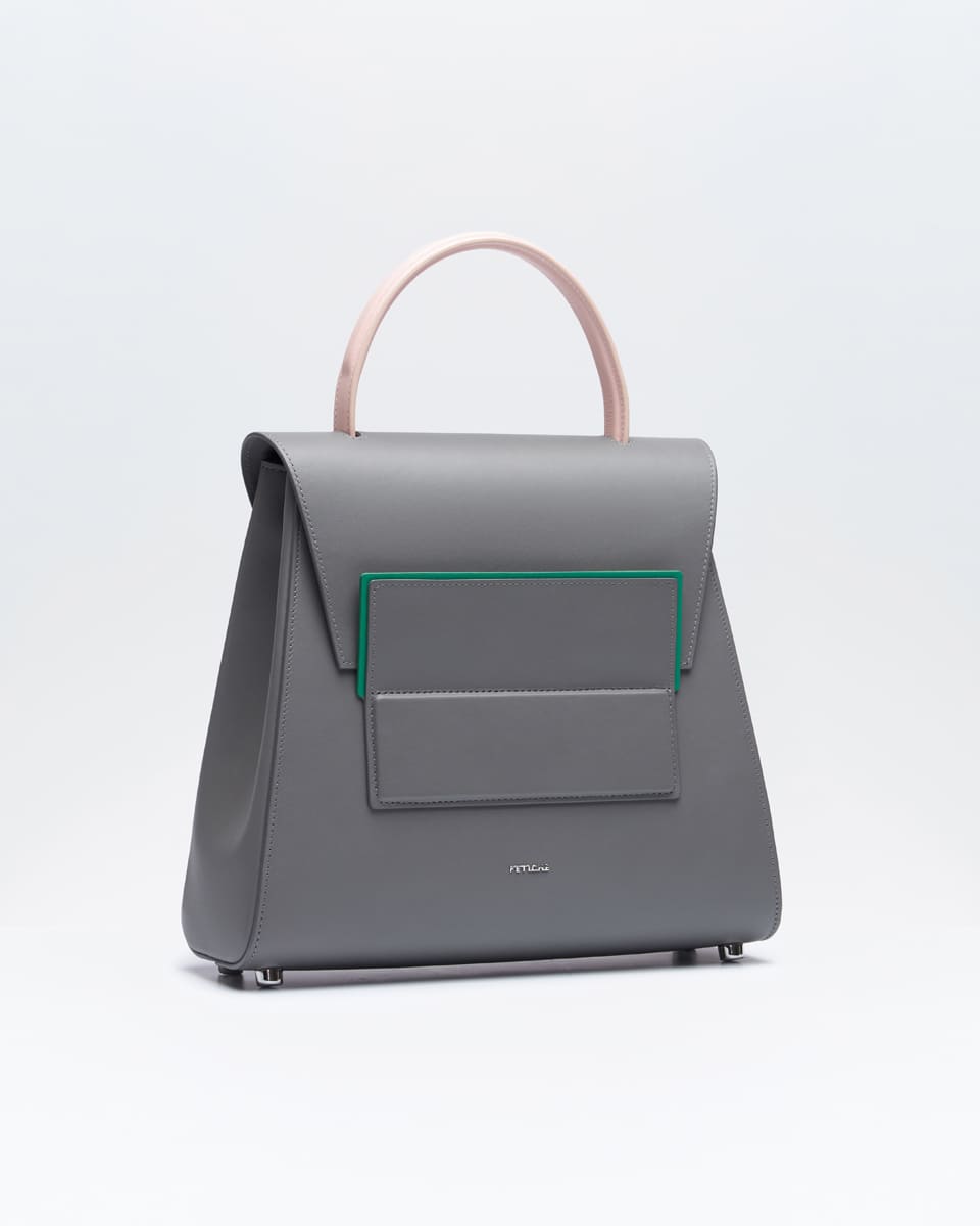 

Идеальная сумка-трапеция в цветовом сочетании "Mist" из натуральной кожи от FETICHE