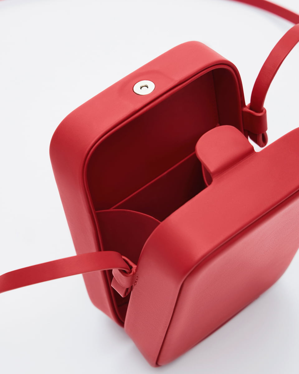 Красная сумка-куб мобильный от FETICHE S.034. Ruby Red - фото 10