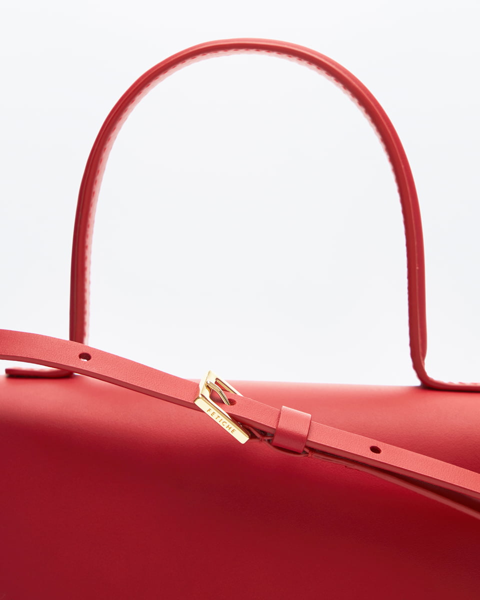 Красная сумка Yoni на короткой ручке из натуральной кожи от FETICHE S.033. Ruby Red - фото 9