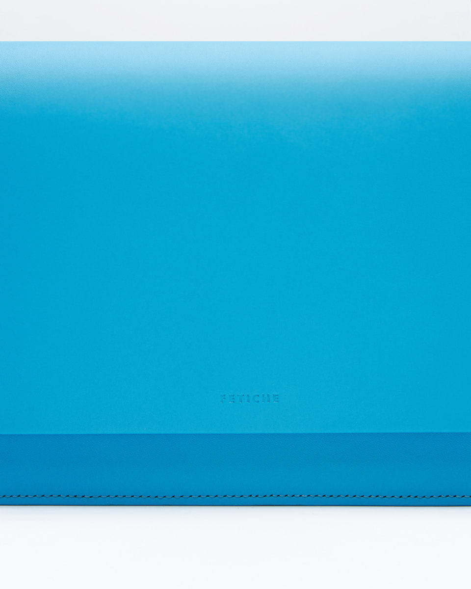 Голубая миниатюрная сумка кроссбоди из натуральной кожи от FETICHE S.036. Adriatic Blue - фото 13