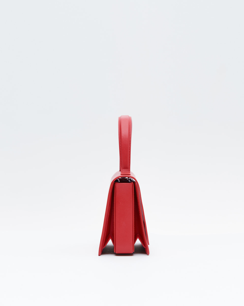 Красная сумка Yoni на короткой ручке из натуральной кожи от FETICHE S.033. Ruby Red - фото 5